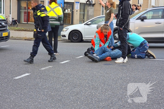 Scooterrijder gewond bij aanrijding met fietsbezorger