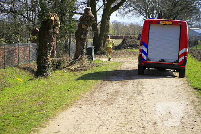 Gasleiding geraakt tijdens snoei werkzaamheden in sloot
