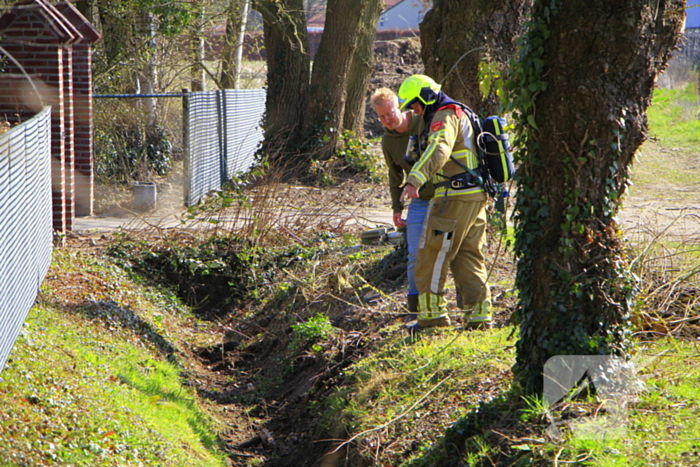 Gasleiding geraakt tijdens snoei werkzaamheden in sloot