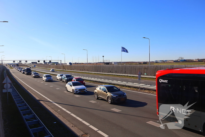 Ongeval tussen meerdere voertuigen zorgt voor vertraging