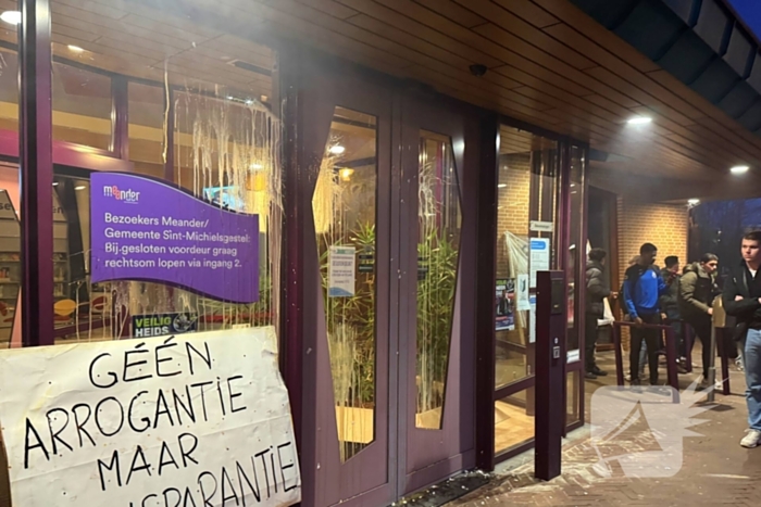 Bewoners demonstreren tegen AZC