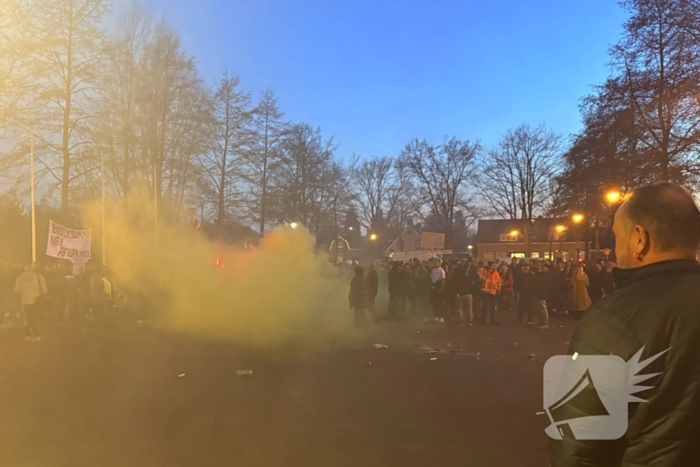 Bewoners demonstreren tegen AZC