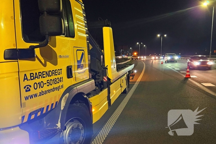 Bestuurder ramt vangrail