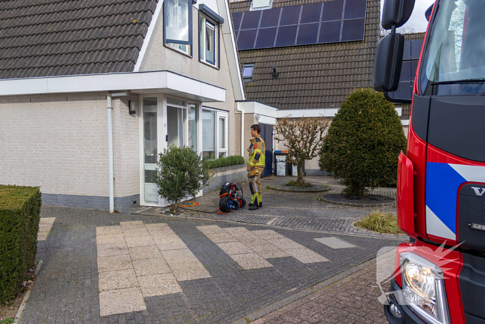 Bewoner naar ziekenhuis na accubrand in woning
