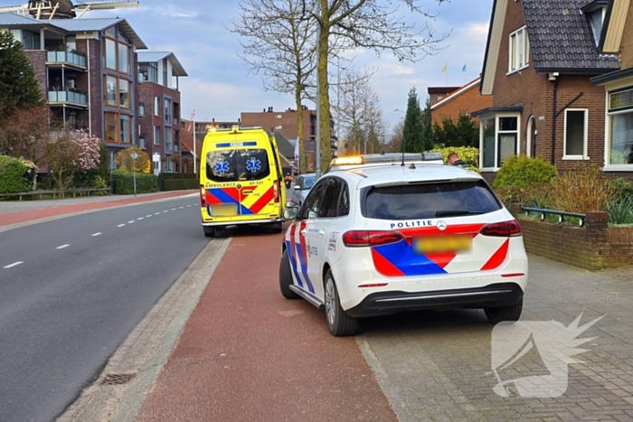 Fietser botst tegen openstaand portier