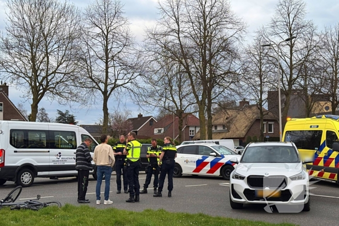 Fietser en automobilist met elkaar in botsing