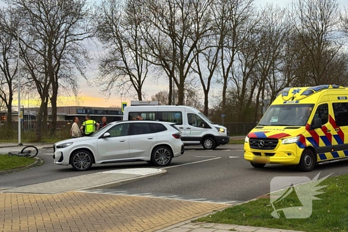 Fietser en automobilist met elkaar in botsing