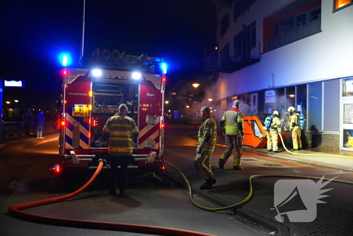 Brandweer ingezet voor brand in een afval container