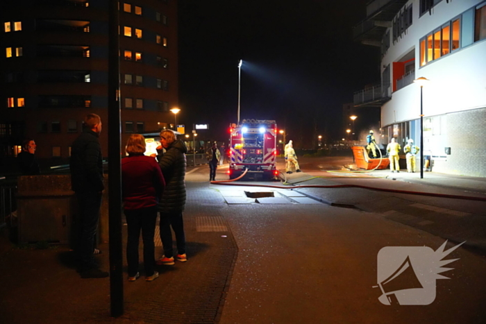 Brandweer ingezet voor brand in een afval container