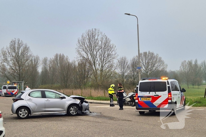 Automobilist rijdt van talud af na aanrijding