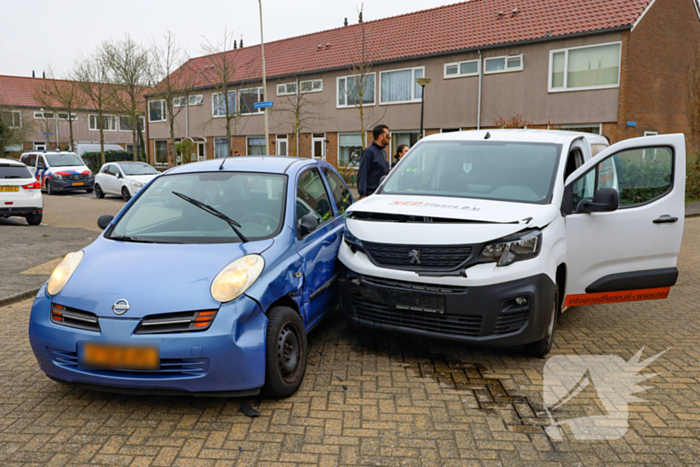 Ongeval tussen bestelbus en auto