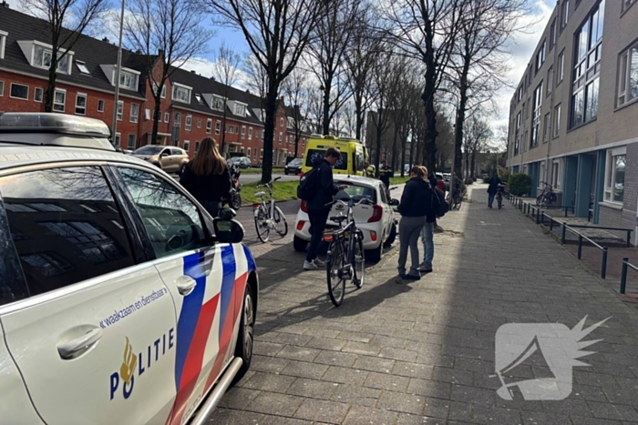 Vrouw op fiets gewond na val