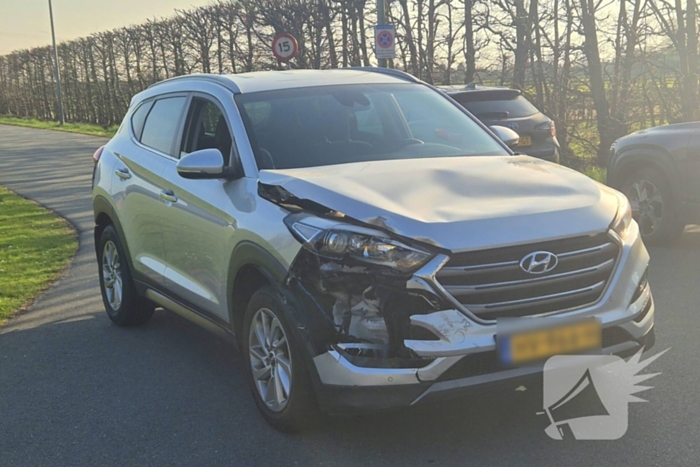 Twee voertuigen beschadigd bij aanrijding