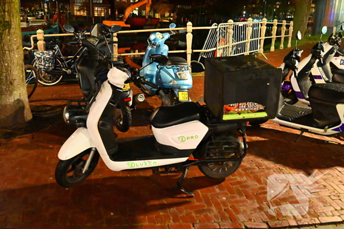 Bezorgkoerier gewond bij valpartij