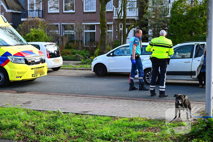 Voetganger komt in botsing met personenauto