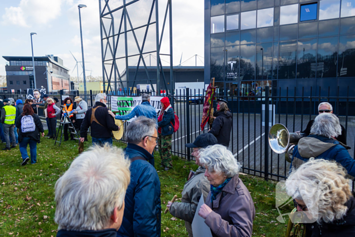 Grote opkomst bij demonstratie tegen Elon Musk en Tesla