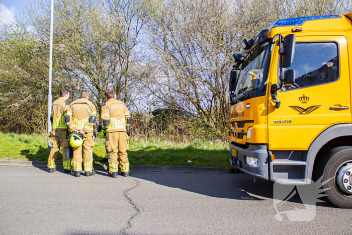 Automobilist spoorloos na te water raken