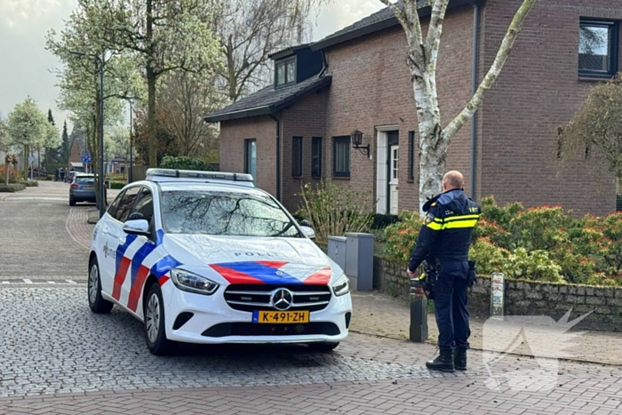 Grote brand bij Villa Maasdonk, rook te zien vanaf A59
