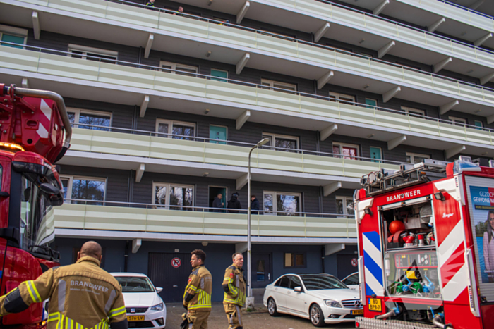 Brand in flatwoning snel onder controle