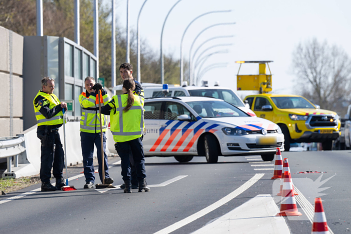 Schade en vertraging na kop-staartbotsing