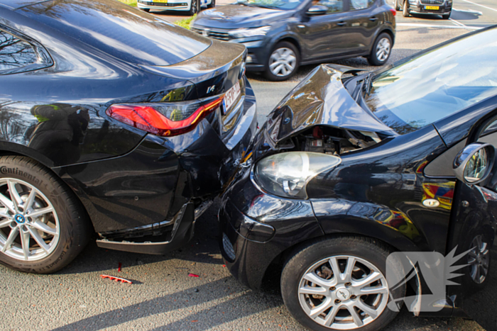 Verkeerschaos na kop-staartaanrijding