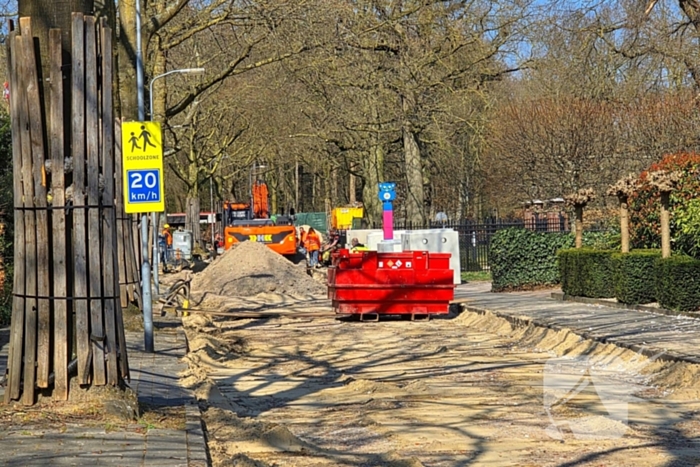 Gas- en waterleiding geraakt bij graafwerkzaamheden