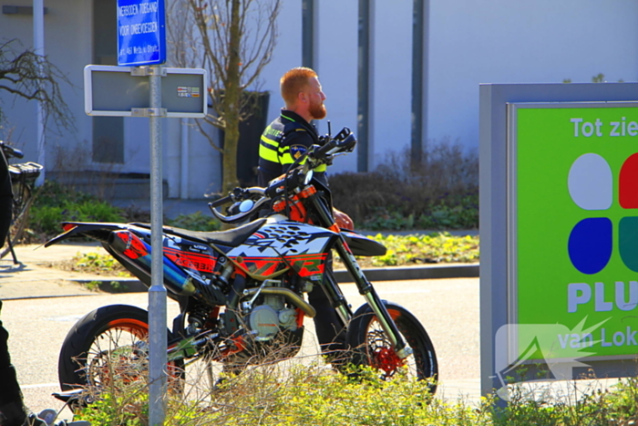 Motorrijder en fietser met elkaar in botsing
