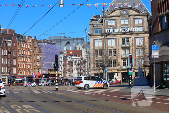 Auto vliegt in brand na ontploffing