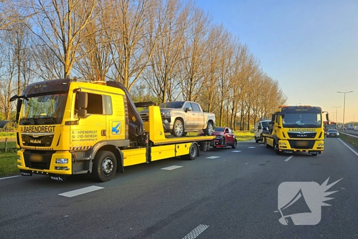 Meerdere voertuigen betrokken bij aanrijding op provincialeweg
