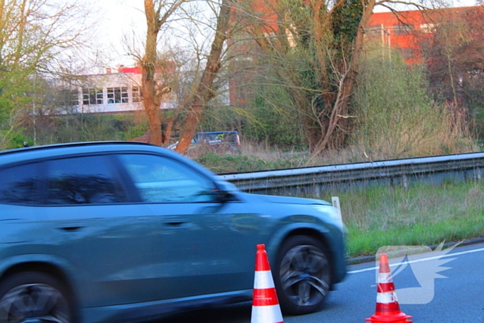 Motorrijder vliegt uit de bocht