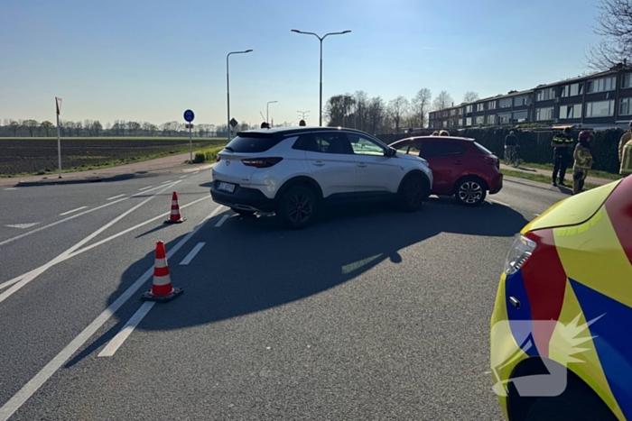 Twee voertuigen door onbekende oorzaak met elkaar in botsing