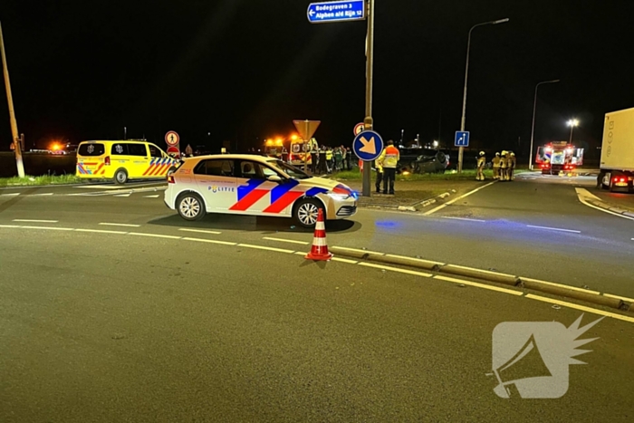 Auto belandt op de kop; bestuurder zwaargewond