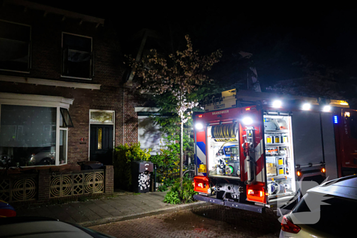 Brand in bed; twee personen naar ziekenhuis