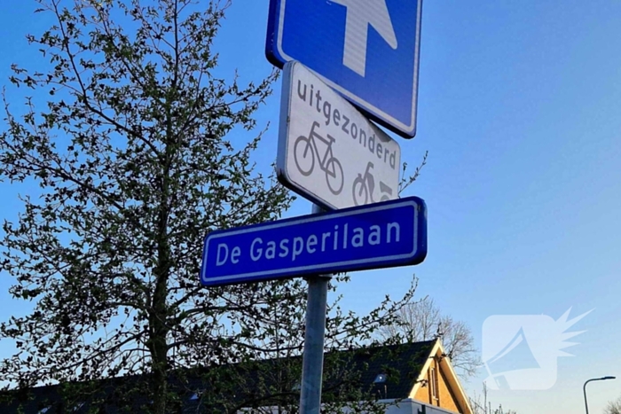 Politie in kogelwerende vesten zetten straten af