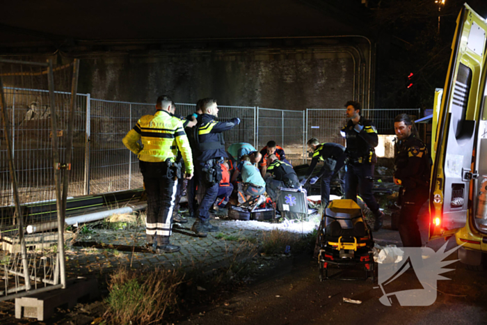 Persoon springt van viaduct bij ruzie na botsing