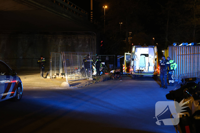 Persoon springt van viaduct bij ruzie na botsing