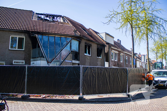 Dode aangetroffen bij woningbrand