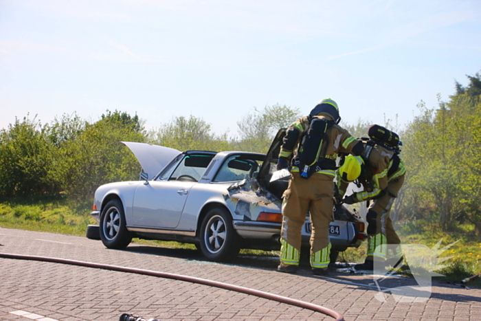 Oldtimer beschadigd door brand