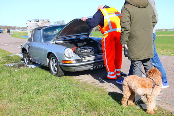 Oldtimer beschadigd door brand