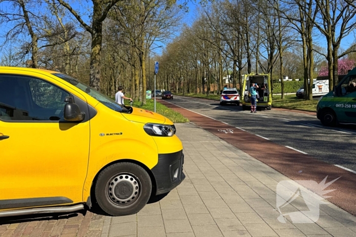 Fietser aangereden door pakketbezorger