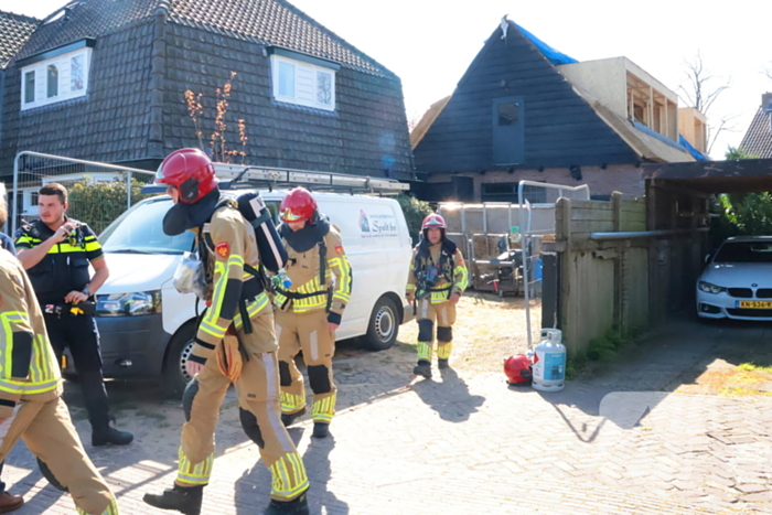 Brand op dak snel onder controle