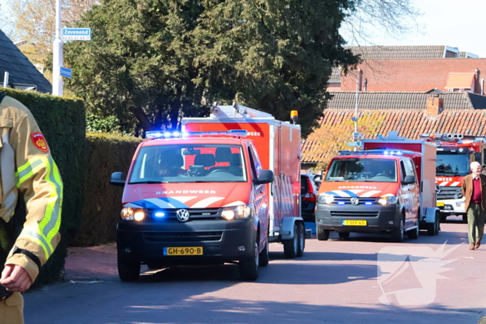 Brand op dak snel onder controle