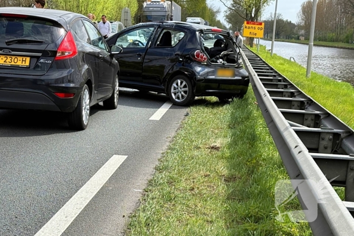 Twee gewonden bij aanrijding tussen twee voertuigen