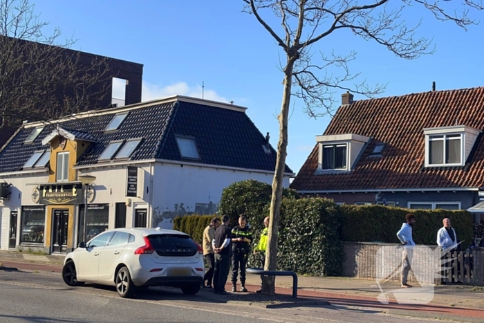 Fietser loopt hoofdwond op bij aanrijding met auto