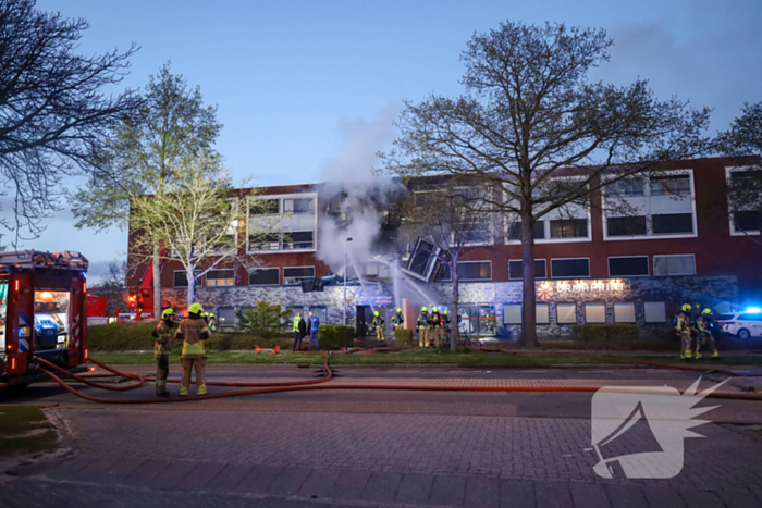 Voorgevel ingestort na mogelijk explosie