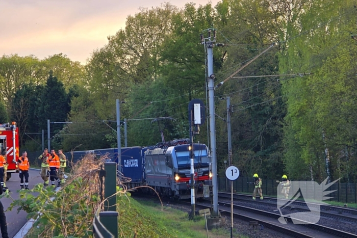 Brandweer en ProRail onderzoeken geurmelding bij goederentrein