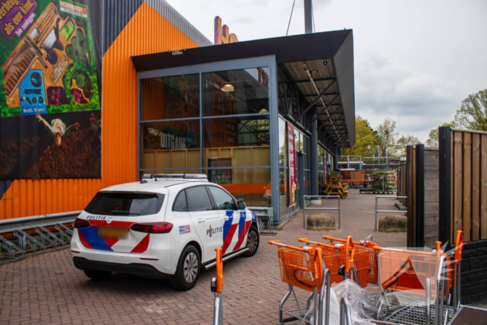 Onderzoek naar ruzie in bouwmarkt