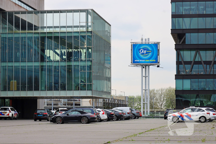 Politie aanwezig bij mogelijke steekincident