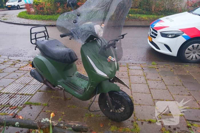 Aanrijding tussen scooter en personenauto