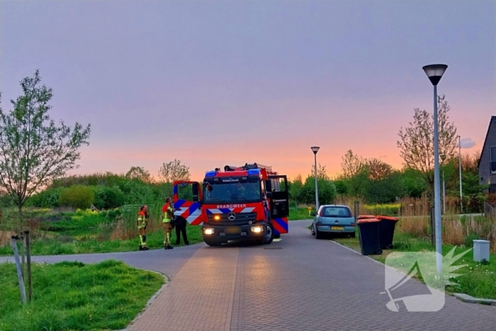 Bedrijfsbus belandt in vijver